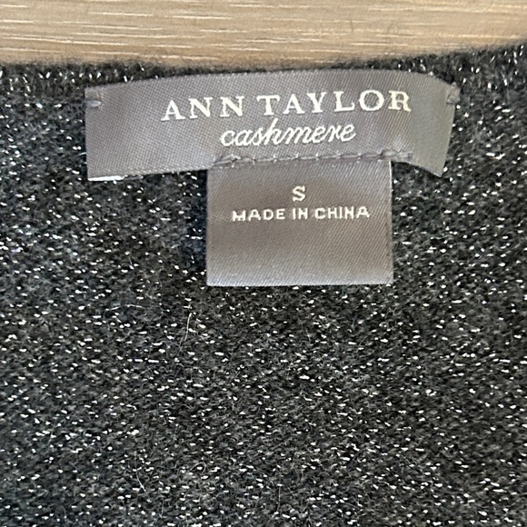Ann Taylor Charcoal V-Neck cashmere Sweater - Picture 2 of 3